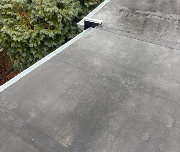 Couvreur Brynaert sur chantier toiture près de Mons